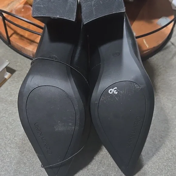 Calvin Klein Block Heel - Picture 3 of 3